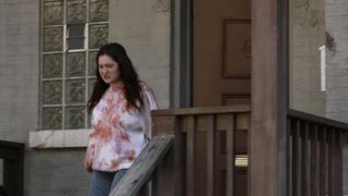 Elise Eberle - Shameless s11e07 (2021) celeb boobed scene