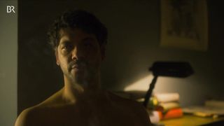 Franziska Weisz sexy - Girl Meets Boy (2020)