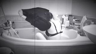 Jagoda Rall naked - Cztery pokoje - na opak wywrocone (2020)