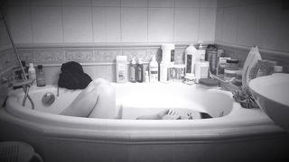 Jagoda Rall naked - Cztery pokoje - na opak wywrocone (2020)