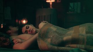 Alexandra Daddario – Die in a Gunfight (2021) Celebrity Sex Scene