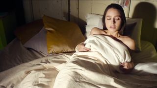 Matilde Gioli, Manuela Morabito nude - Va bene cosi (2021)