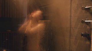 Valery Tscheplanowa nackte - Das Haus (2021) nudity in movie