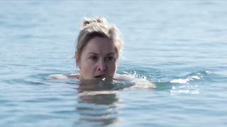 Valery Tscheplanowa nackte - Das Haus (2021) nudity in movie