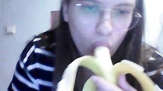 Amateur Busty Girl and Cam