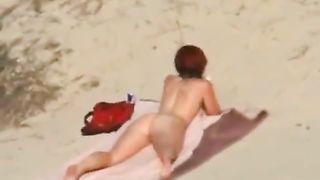 Some bare femmes are having hookup on the beach, even during the day, because it perceives excellent