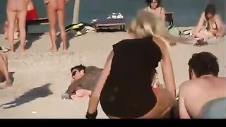 Naked stunners are pridefully demonstrating their vulvas and titties on the beach, because it perceives supreme