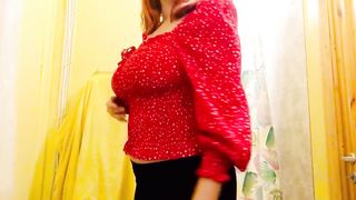 Topless Busty model - CLose Up a Cam