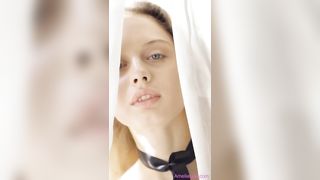 Beuaty Nudity Solo Girl on Vertical Cam