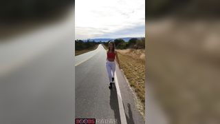 Topless pn Air Tiik Tok