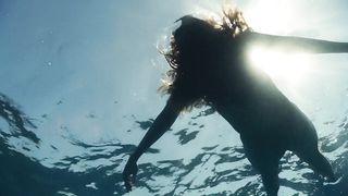 Abigail Breslin, Alice Naigeon, Camille Cottin sexy scene - Stillwater (2021) hot and sex scenes