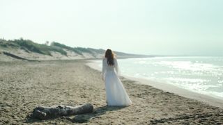 Bella Thorne  sexy - Time Is Up (2021)