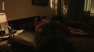 Lisa Maria Potthoff nude - Gefahrliche Wahrheit (2021) Short Topless Bedroom Scene