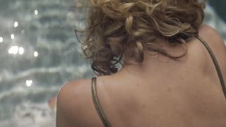 Maria Valverde, Dolores Fonzi nude - Fever Dream (Distancia de rescate) (2021) Topless Short Scene Underwater