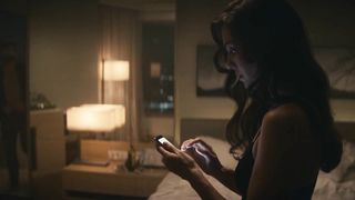 Mary Elizabeth Winstead hot - Kate (2021) Hot Movie Scene