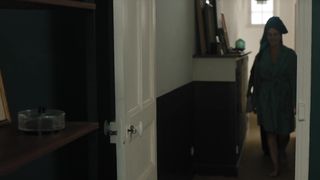 Mathilde Seigner nude - Un tour chez ma fille (2021) Topless Short Scene