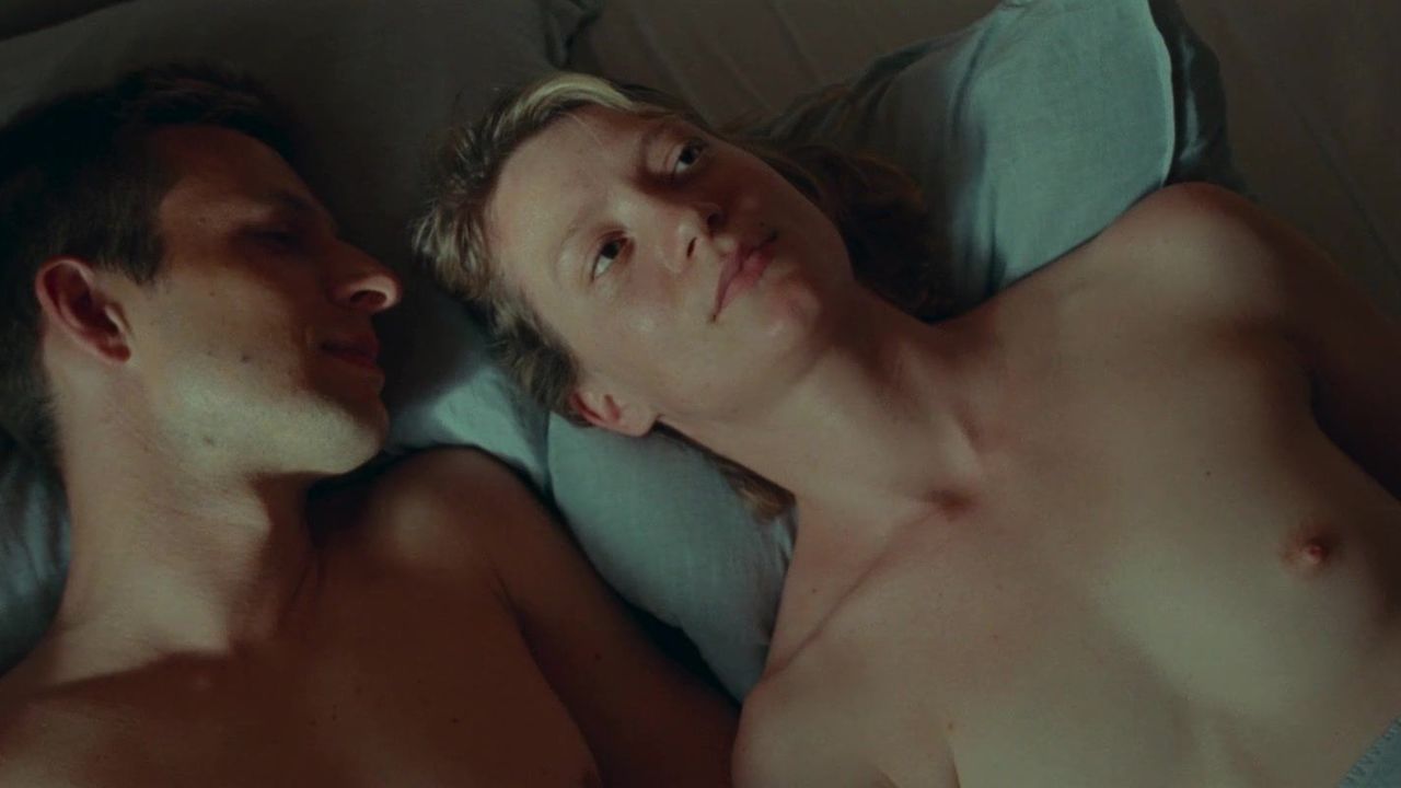 Alice Mia Wasikowska Porn - Mia Wasikowska nude, Siri Hjorton Wagner nackte - Bergman Island (2021)  Nudity Sex movie scene ðŸ”¥ Boobs Radar