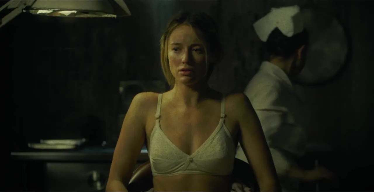 Sarah Dumont underwear