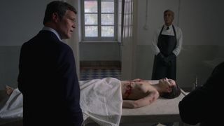 Carolina Amaral, Ana Neborac, Ines Castel-Branco - Gloria s01e07-08 (2021) show adult film episodes