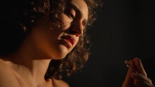 Carolina Amaral, Ana Neborac, Ines Castel-Branco - Gloria s01e07-08 (2021) show adult film episodes