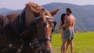 Katerina Marie Fialova topless - Hvezdy nad hlavou s01e08 (2021) show adult film videos