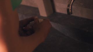 Annalisa Cochrane, Sara Thompson, Zenia Marshall sexy - One of Us Is Lying s01e01 (2021) show Tv bikinii party episode