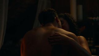 Alexandra Daddario, Sydney Sweeney, Brittany O’Grady hot – The White Lotus s01e03 (2021)