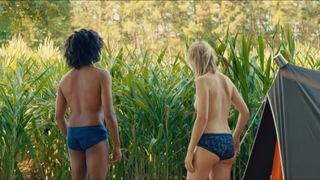 Loriane C Klupsch nude - OVNI(s) s01e11 (2021) show TV