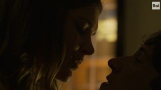Vittoria Puccini sexy - La fuggitiva s01e01e06 (2021) show TV