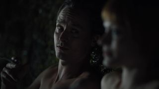 Mavie Horbiger topless - Ich und die Anderen s01e01 (2021) nackte schauspielerin in einer nude hot szene