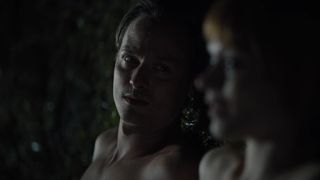 Mavie Horbiger topless - Ich und die Anderen s01e01 (2021) nackte schauspielerin in einer nude hot szene