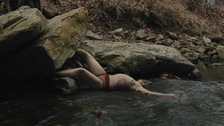 Kate Winslet sex scenet, Cailee Spaeny nude - Mare of Easttown s01e01-02 (2021) show series