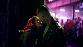 Isabelle Eidlen hot - Prestuplenie s02e06 (2021) show film video