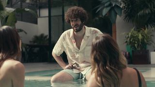 Elsie Hewitt, Hailey Bieber, Kendall Jenner sexy - Dave s02e02 (2021) bikini TV Show scene