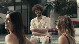 Elsie Hewitt, Hailey Bieber, Kendall Jenner sexy - Dave s02e02 (2021) bikini TV Show scene