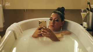 Jasmin Shakeri topless- Deadlines s01e04 (2021) show 720p