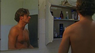 Stephanie Japp topless - S.O.S. Barracuda s01e07 (2002)