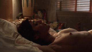 Lizzy Caplan topless -Masters of Sex_s01e01 (2013)
