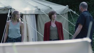 Les rivieres pourpres s03e06 (2021) Lizzie Brochere, Maylis Dumon topless