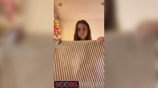 Ash-Blonde demonstrated her baps TikTok - Flash Tits