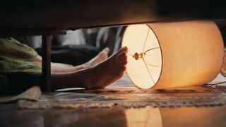 Kaley Cuoco hot - The Flight Attendant s01e06 (2020) TV Show Sexy Celebs