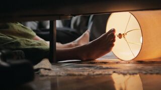 Kaley Cuoco hot - The Flight Attendant s01e06 (2020) TV Show Sexy Celebs