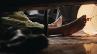 Kaley Cuoco hot - The Flight Attendant s01e06 (2020) TV Show Sexy Celebs