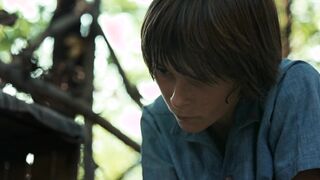 Laetitia Casta, Clémence Poésy - Beyond the Horizon (Le milieu de l'horizon) (2019) Nude Scenes