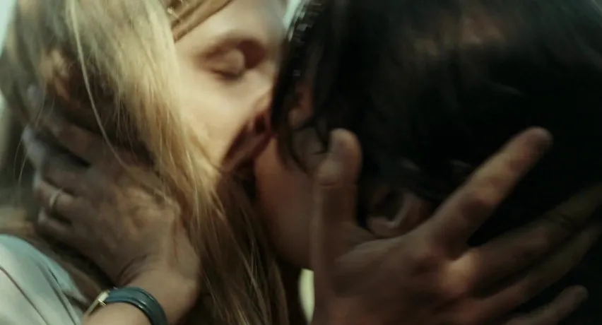 Laetitia Casta, Clémence Poésy – Beyond the Horizon (Le milieu de l’horizon) (2019) Nude Scenes