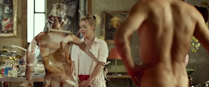 Lila Salet, Ania Gauer, Kelly Kopen, Ludivine Sagnier, Noémie Noblesse, Clémentine Bernard, Rita Kamkumo – Love Is in the Air (Amour _ turbulentes) (2013) Hot Actress Film Scene