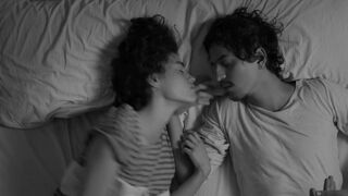 Luna Acosta, Magdalena Nin Ott - Strange Days (Días extraños) (2015) Hot Scene