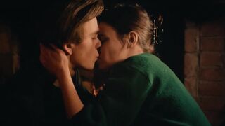 Maria Oblicka - The blue room (Niebieski pokój) (2020) Naked Celebrity