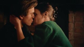 Maria Oblicka - The blue room (Niebieski pokój) (2020) Naked Celebrity