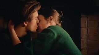 Maria Oblicka - The blue room (Niebieski pokój) (2020) Naked Celebrity